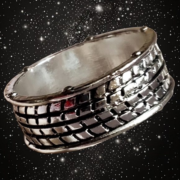 Punk style tire w/ motorcycle 🏍 men's ring size 10. - Picture 3 of 5